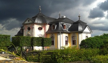  Das Rokokoschloss von Westen 